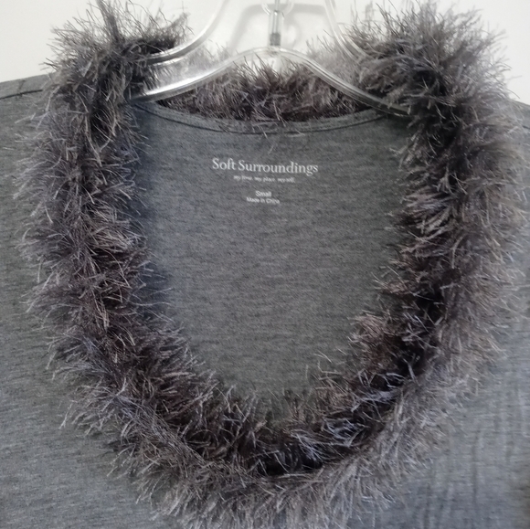 Soft Surroundings Gray Long sleeve Shark bite Tunic blouse w Faux feather trim S - Picture 2 of 7